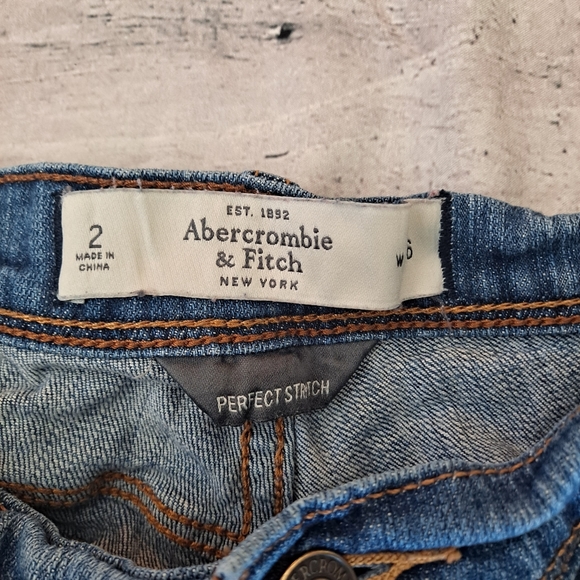 Abercrombie and Fitch shorts - Picture 2 of 3